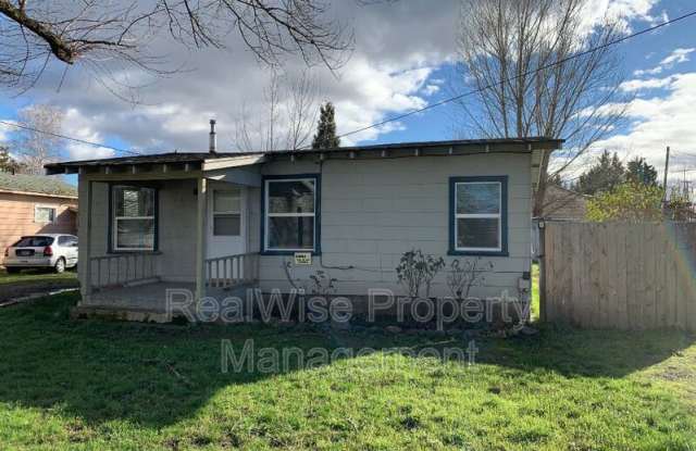 12 Mace Rd - 12 Mace Road, Medford, OR 97501