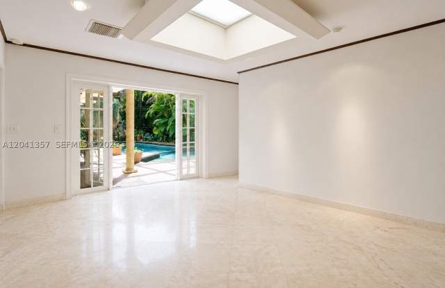 3441 Poinciana Ave Gallery 4