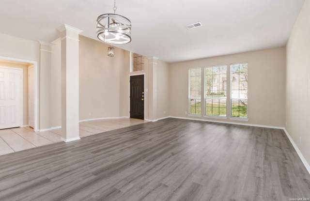 18611 Surreywood Gallery 4