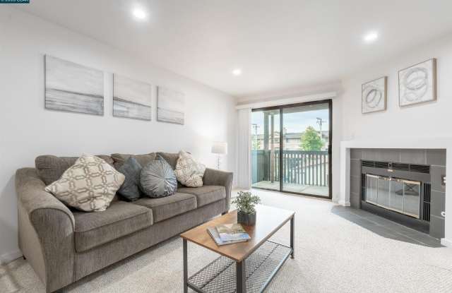 1315 A St unit: 206 photos photos