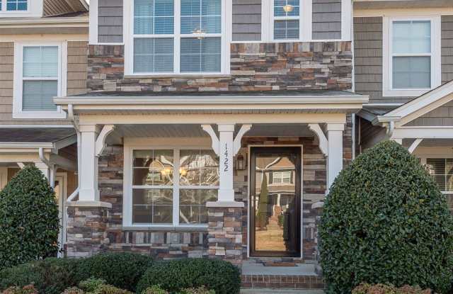 1422 Riverbrook Dr Gallery 2