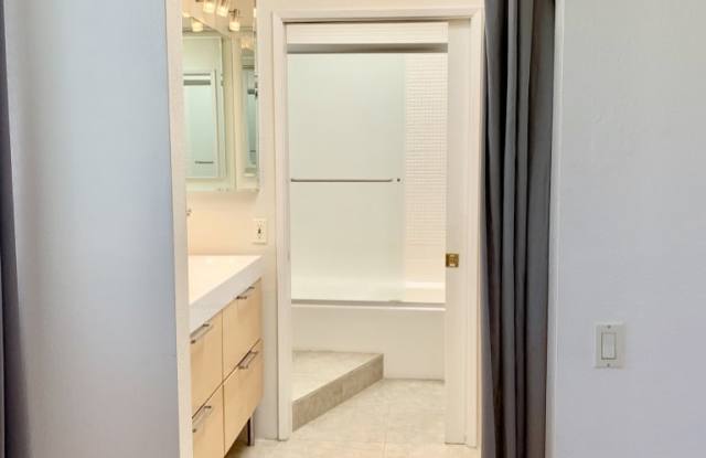 4070 Riviera Dr - 4070 Riviera Drive, San Diego, CA 92109