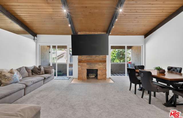 6315 Green Valley Cir Gallery 1