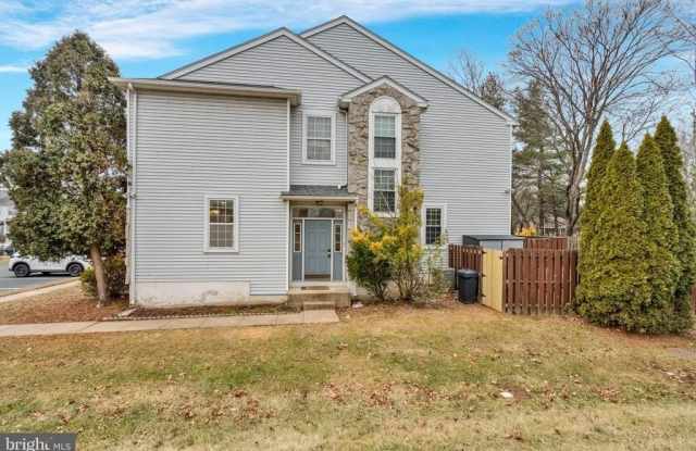100 SPRUCE LANE - 100 Spruce Lane, Montgomery County, PA 19426