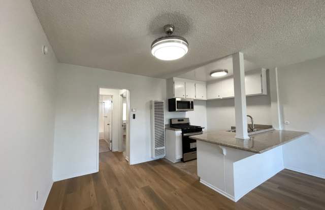 15925 Victory Blvd. photos photos