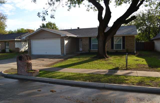 3517 Hickory Hill Dr - 3517 Hickory Hill Drive, Arlington, TX 76014