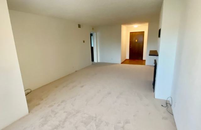 Beautiful 1 Bedroom Condo With An Amazing View In Gated Community Gallery 4