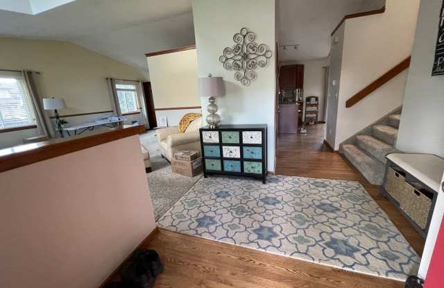 BEAUTIFUL 4/4/2 LOCATED IN BRIARGATE & IN SCHOOL DISTRICT 20!!!!!!! Gallery 4