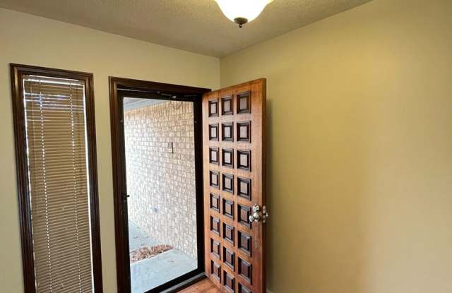 3 bedroom 2 bath in tucked away neighborhood photos photos 3 bedroom 2 bath in tucked away neighborhood photos photos