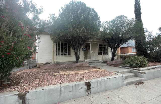 1522 yandell Drive photos photos