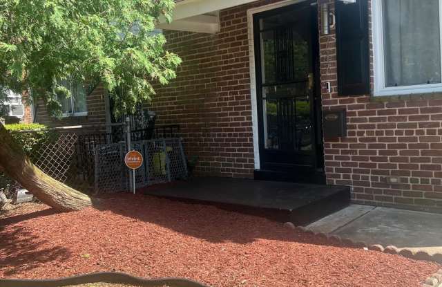 737 HILLTOP TERRACE SE Gallery 2