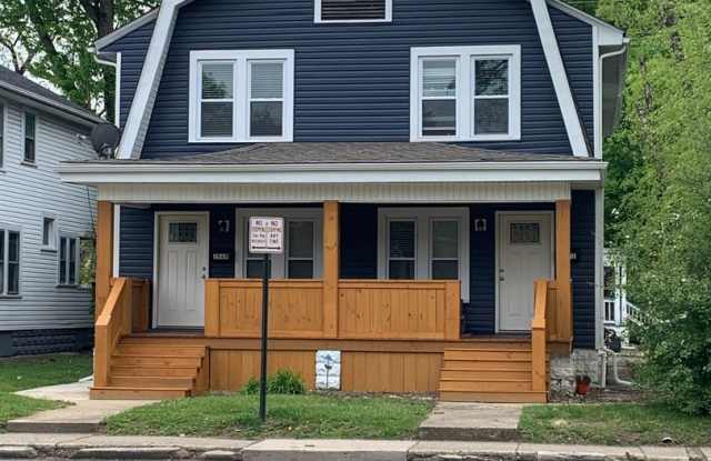 3 Bedroom duplex in Clintonville! - 2971 Indianola Avenue, Columbus, OH 43202 3 Bedroom duplex in Clintonville! - 2971 Indianola Avenue, Columbus, OH 43202