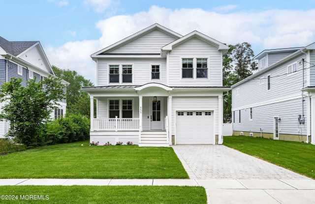 555 Sussex Avenue photos photos