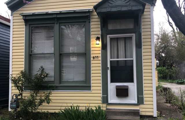 One Bedroom Old Louisville Cottage photos photos