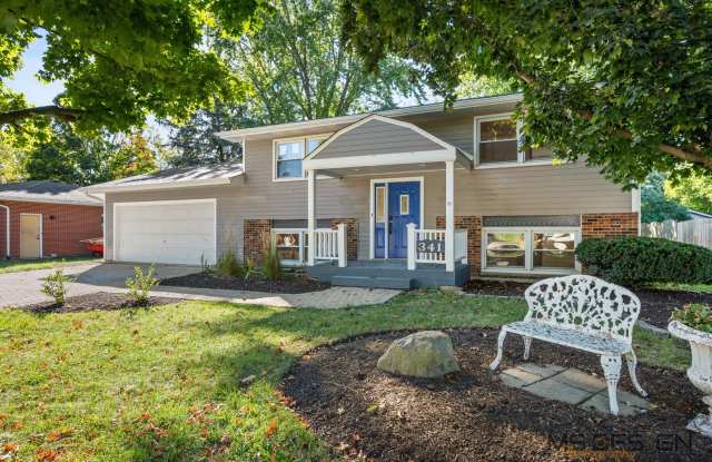 341 N View Street - 341 North View Street, Hinckley, IL 60520