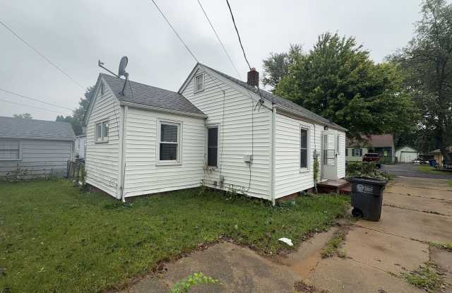 Welcome to 2723 Eldora Drive – A Cozy West Toledo Home for Rent! Gallery 4
