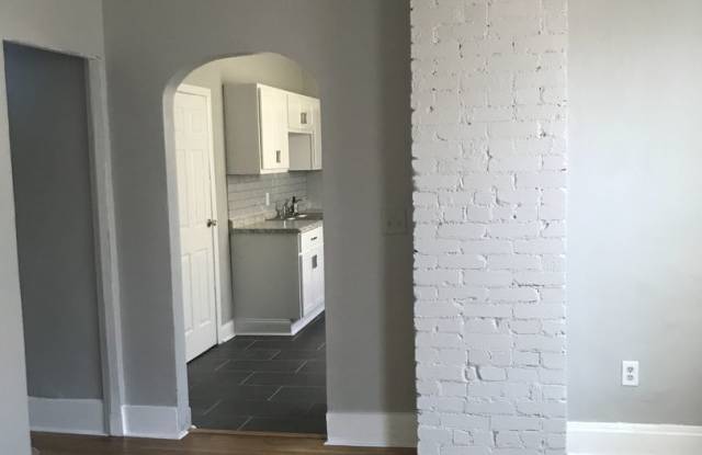 2 Bed 1 Bath Townhome Gallery 3