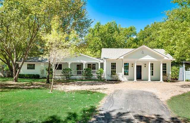 875 Country Club Road Gallery 2