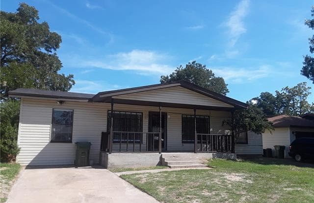 744 Henson Drive - 744 Henson Drive, Hurst, TX 76053