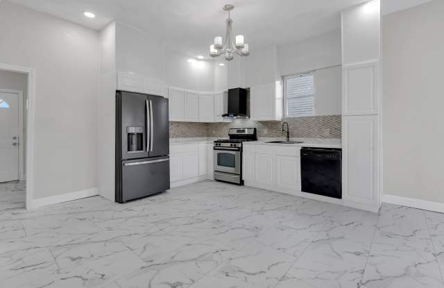 334 Admiral St - 334 Admiral Street, Providence, RI 02908