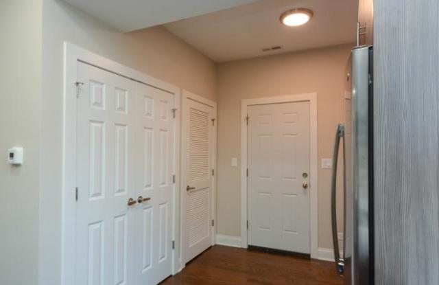2228 Sawyer Gallery 2