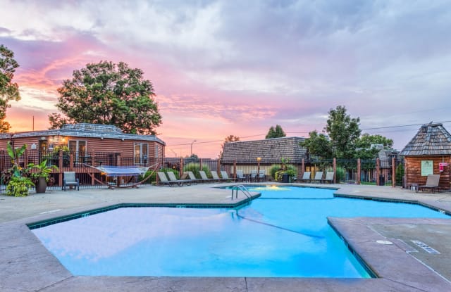 Treetop Lodge Apartments Gallery 2