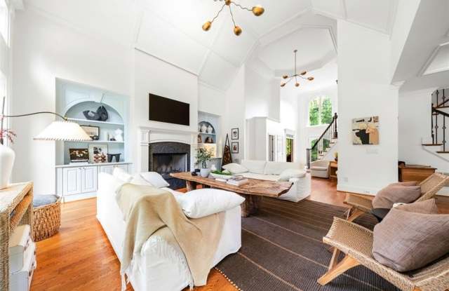 8365 Hurakan Creek Crossing Gallery 3