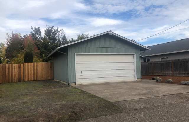 3 bedroom, 1 bath house in Springfield! Gallery 3