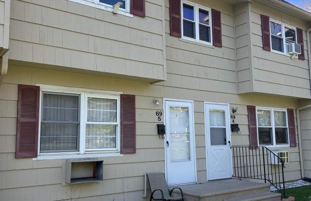 69 Ridge Road unit: 5 photos photos