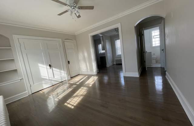 2510 West Thorndale Avenue Gallery 3