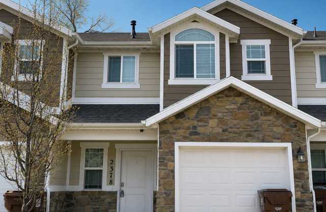 Move In This Fall & Get October Rent Free | 3 Bed • 2.5 Bath Townhome in West Haven Gallery 1