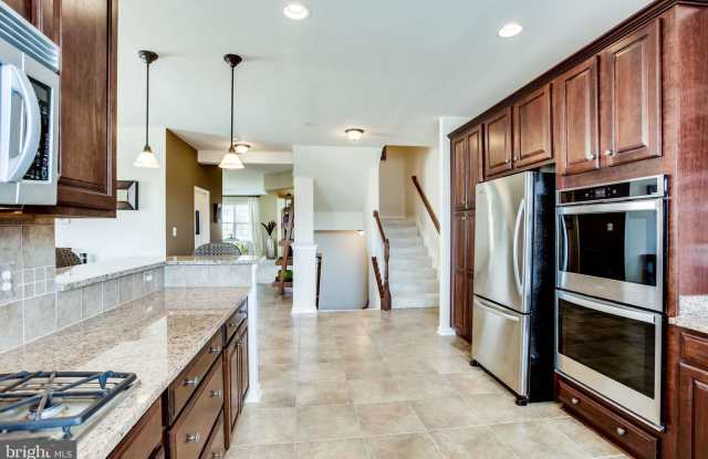 43597 MCDOWELL SQUARE Gallery 2
