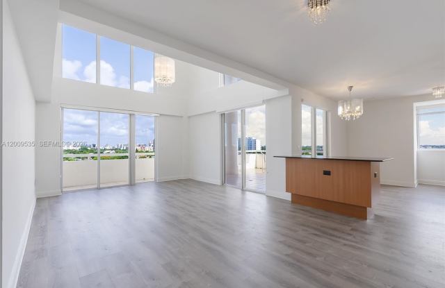 2400 SW 27th Ave photos photos