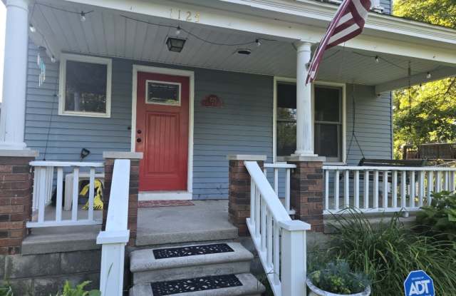 1125 South Long Lake Boulevard Gallery 3