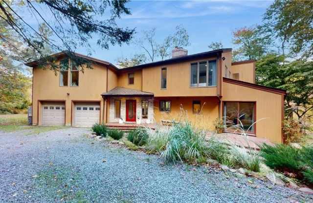 96 Old Pascack Road - 96 Old Pascack Road, Pearl River, NY 10965