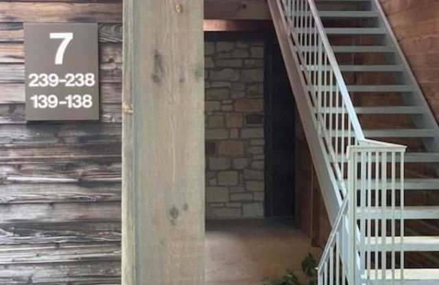 8200 Neely Dr - 8200 Neeley Dr, Austin, TX 78759