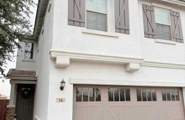 2254 E UNIVERSITY Drive unit: 14 photos photos