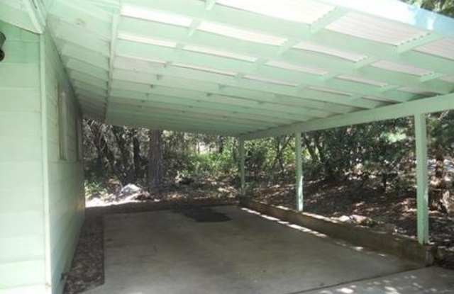 LOTS of space!!! Newer Carpet! Gallery 4