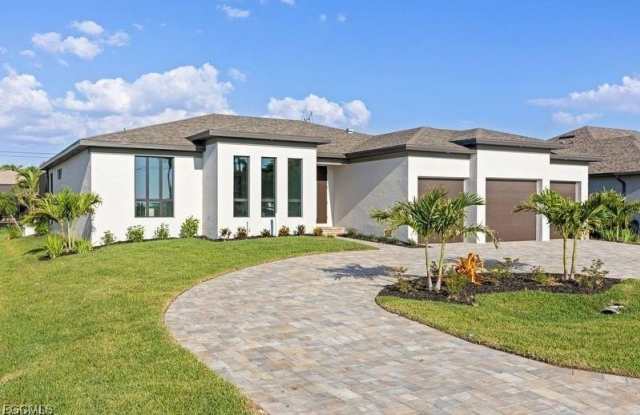 3311 Surfside Boulevard photos photos