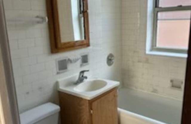 1722 E 70th Street, Unit 2A Gallery 3
