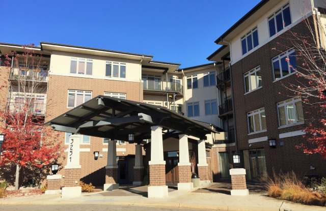 Spacious 2 Br/2Ba Condo w/1500 sq ft in Heart of St Louis Park! 2 Heated parking spots included! photos photos