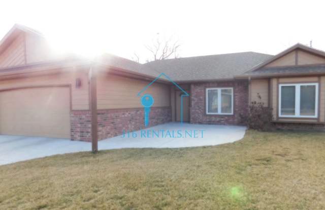 **Coming Soon** $1,500 - 517 Village - 3 Bedroom / 2 Bathroom Gallery 3