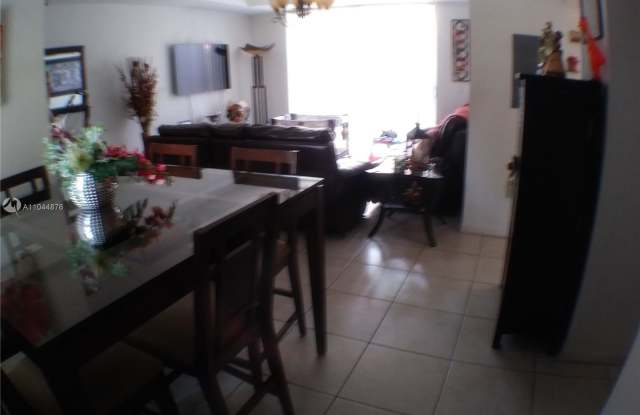 8550 NW 138th Ter Gallery 2