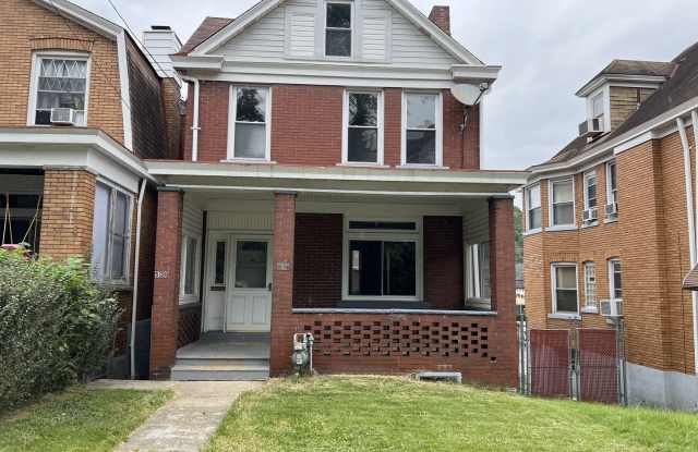 Clean 2BR Mckees Rocks - Ready Now Gallery 1