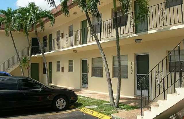 Nice 2 Bed 1 Bath, Unit Located in Quiet Side Of Lauderdale Lakes. photos photos