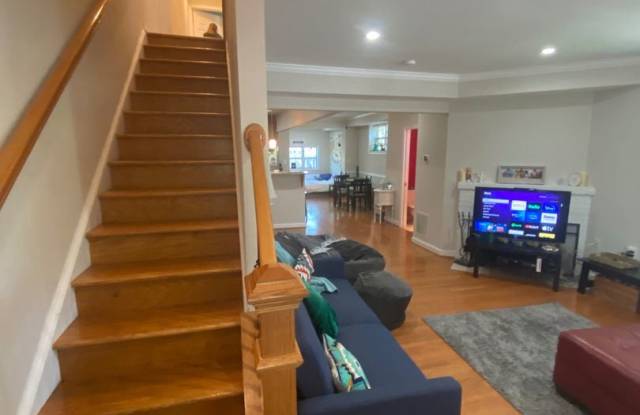 15 Gallatin St NW Gallery 2