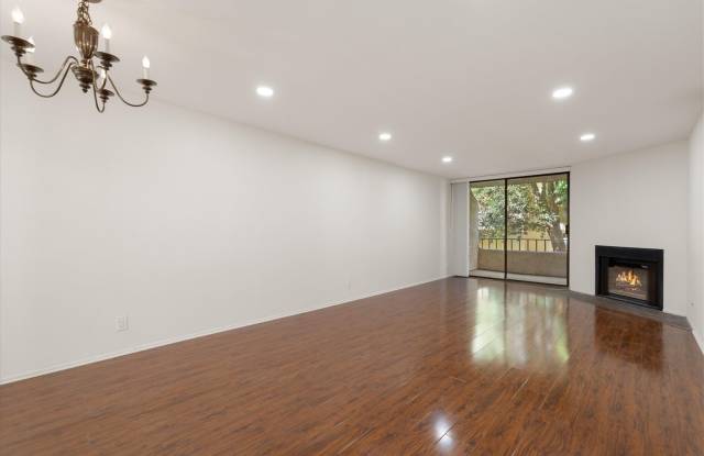 Gorgeous 2 bed 2 bath in Monterey Hills Gallery 3