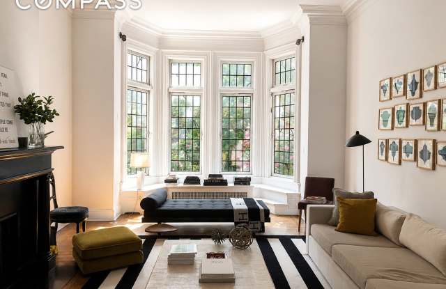 216 East 61st Street photos photos