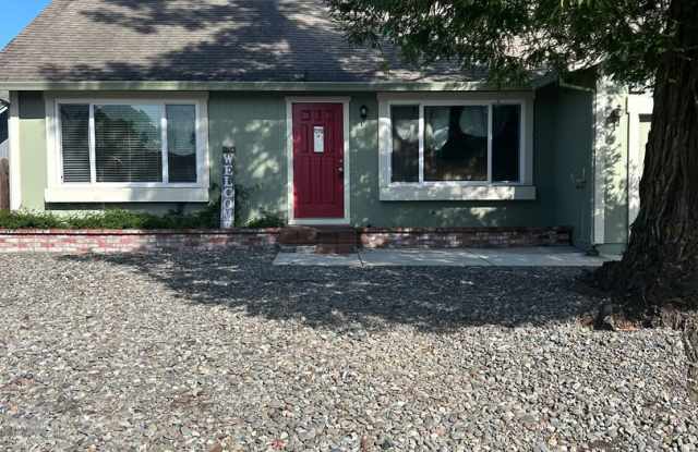5 bed/3 Bath Home in The E Section ~ Cosigners Accepted photos photos