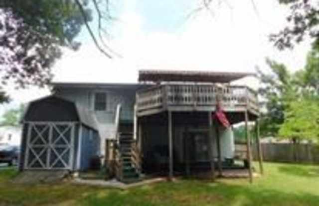 1213 Marshall Lane Gallery 2
